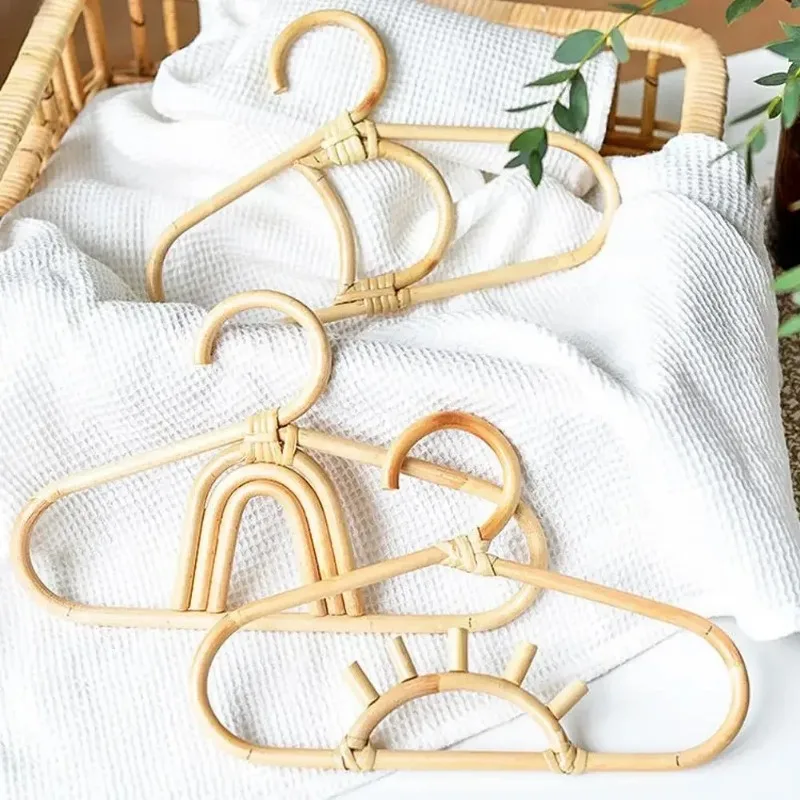 خطافات حائط من الخيزران لتنظيم - مراجعة Baby Clothing Hangers وسعره