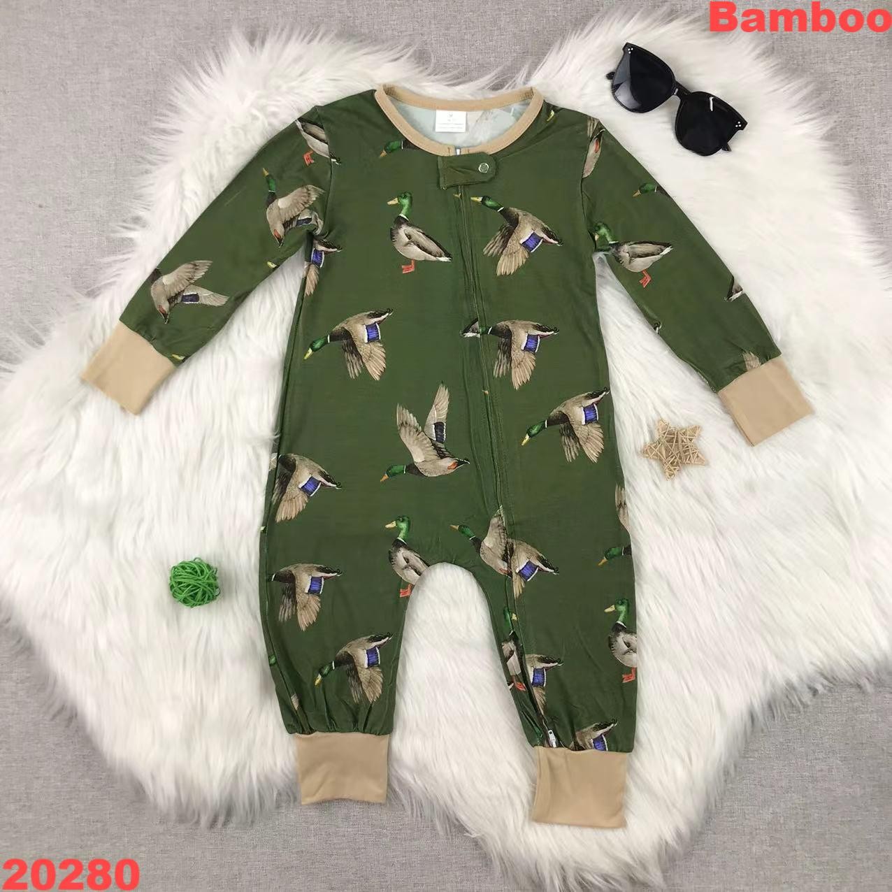 رومبير بأكمام طويلة وطبعة بقرة - مراجعة Bamboo Bodysuit Baby وسعره