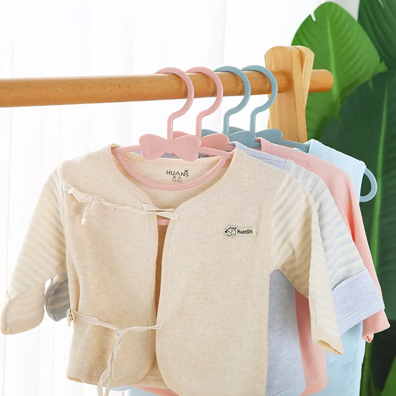 5-50 قطعة شماعات الطفل البلاست - مراجعة Baby Clothing Organizer وسعره
